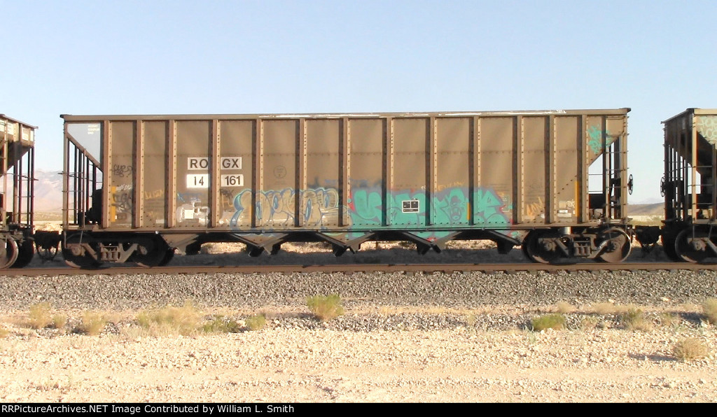 WB Unit Loaded Hooper Frt at Erie NV W-MdTrnSlv-Pshrs -35